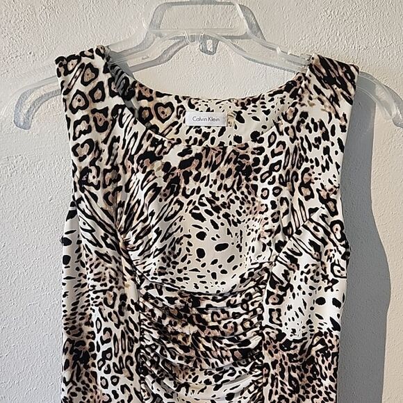 Calvin Klein Elegant Leopard Print Sheath Dress size 6 Stretch With Zip Business - Picture 3 of 6